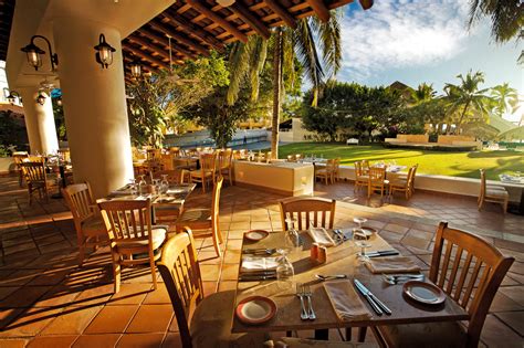 best restaurants ixtapa